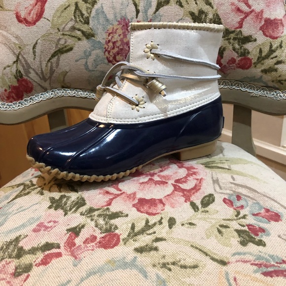 Waterproof boots - Picture 1 of 1